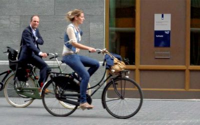 Bicicletas urbanas, el encanto de la ciudad sobre dos ruedas.